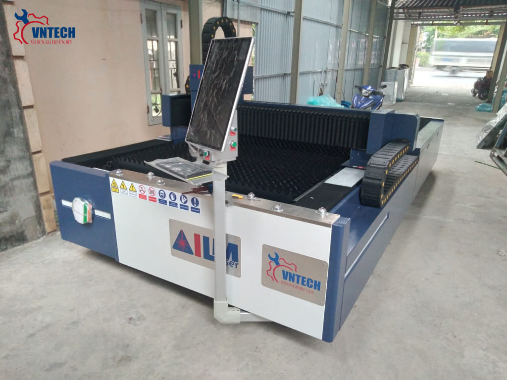 máy cắt laser ILM