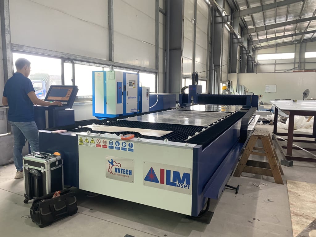 Hướng dẫn sử dụng máy cắt laser chi tiết