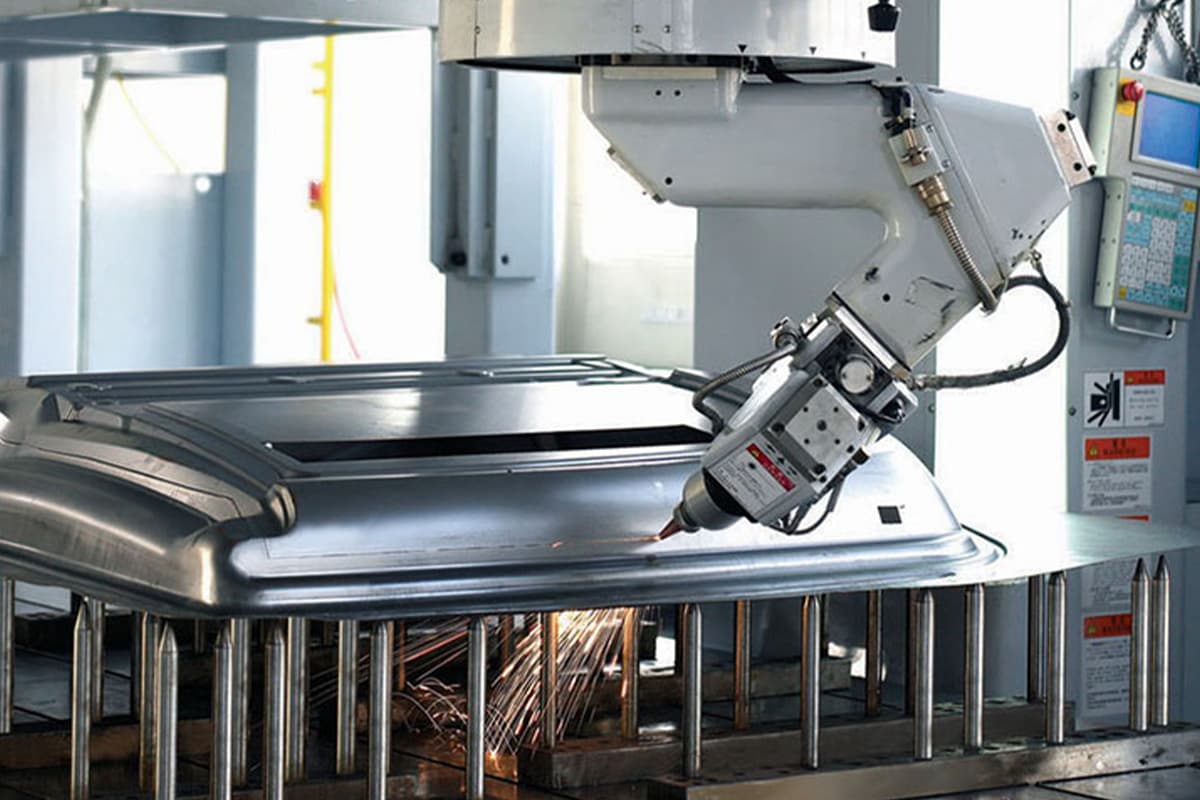 Ứng dụng của máy cắt Laser trong ngành công nghiệp ô tô