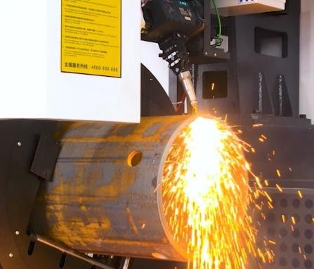 Máy cắt ống laser 3D tự động (Cắt thép hình)