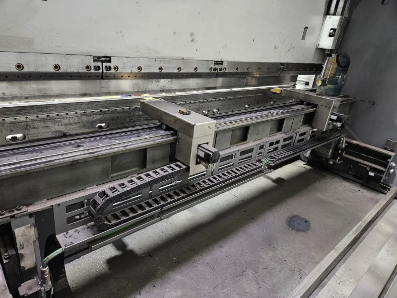 máy chấn tôn cũ giá rẻ