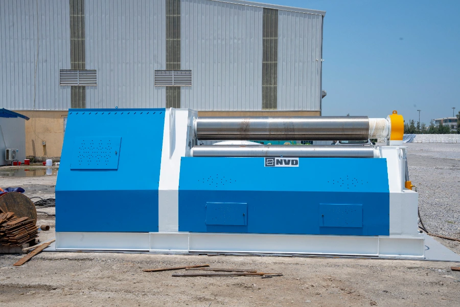 Máy lốc tôn 4 trục thủy lực W12 - Máy uốn tôn CNC