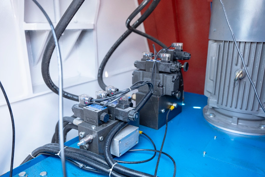 Máy lốc tôn 4 trục thủy lực W12 - Máy uốn tôn CNC