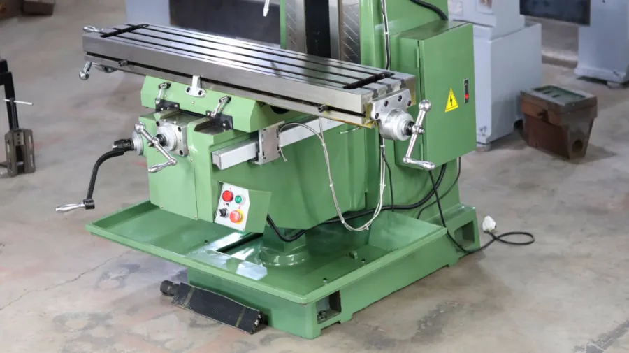 Máy phay cơ là gì? So sánh với máy phay NC và máy phay CNC