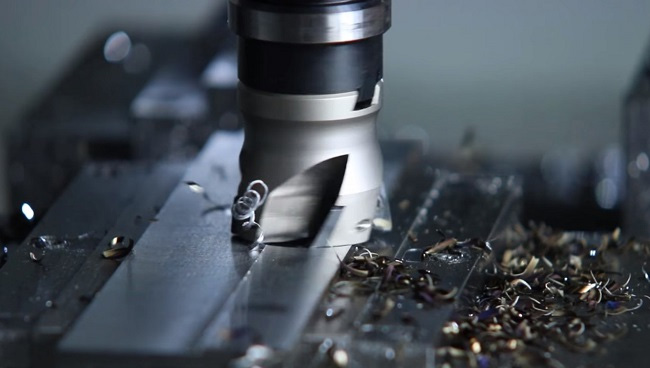 Máy phay cơ là gì? So sánh với máy phay NC và máy phay CNC