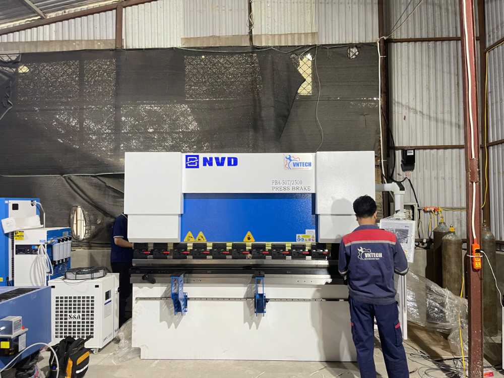 Bàn giao máy chấn tại Lĩnh Nam, Hà Nội - Máy chấn NVD