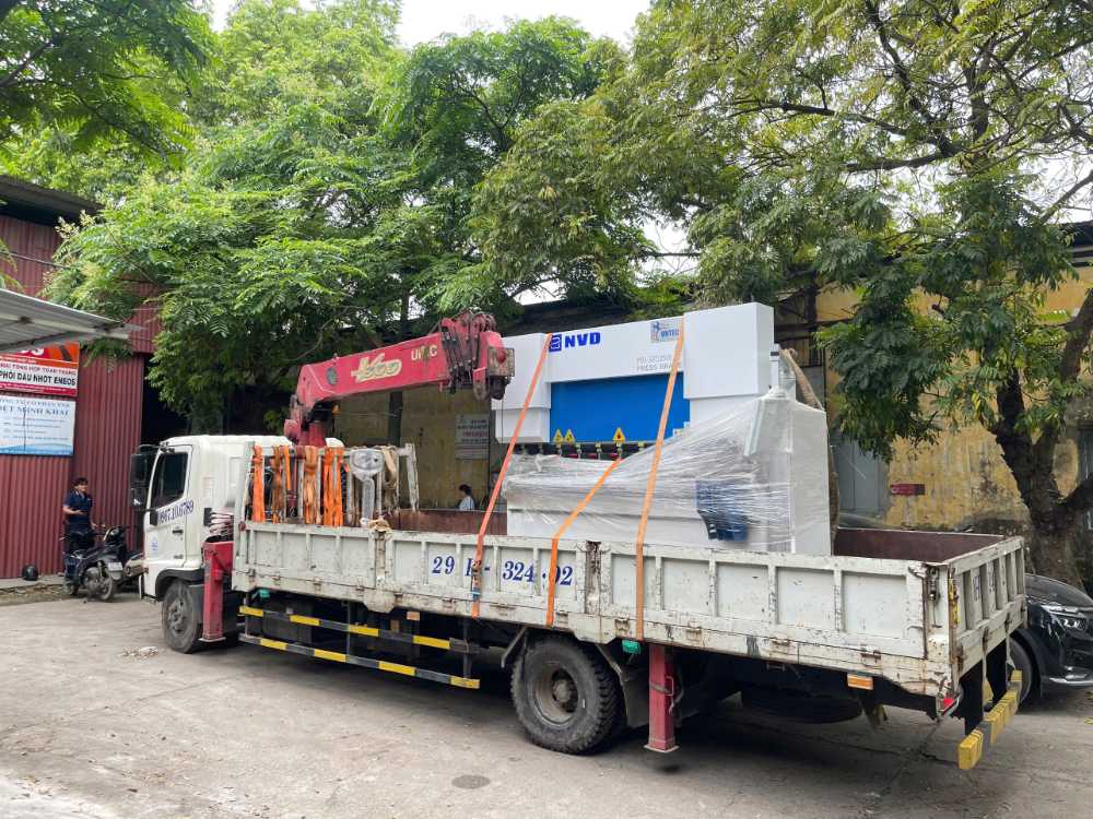 Bàn giao máy chấn tại Lĩnh Nam, Hà Nội - Máy chấn NVD