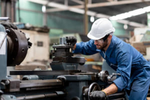 Máy tiện cơ là gì? Tổng quan từ A - Z về các loại máy tiện cơ khí