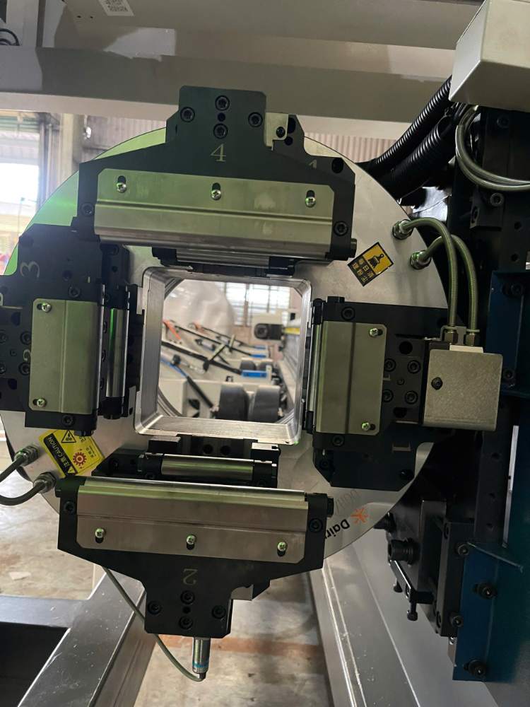 Máy Cắt Ống ở Kiên Giang - Model Cấp Phôi Tự Động 3000W