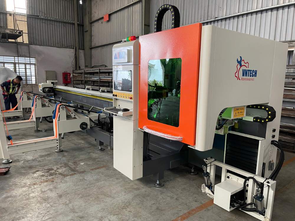 Máy Cắt Ống ở Kiên Giang - Model Cấp Phôi Tự Động 3000W