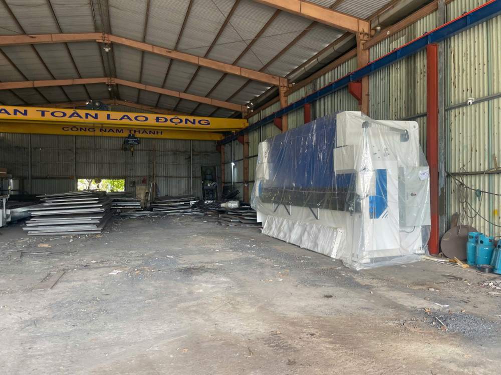 Bàn giao máy chấn NC 220T/3200 cho khách hàng tại Huế