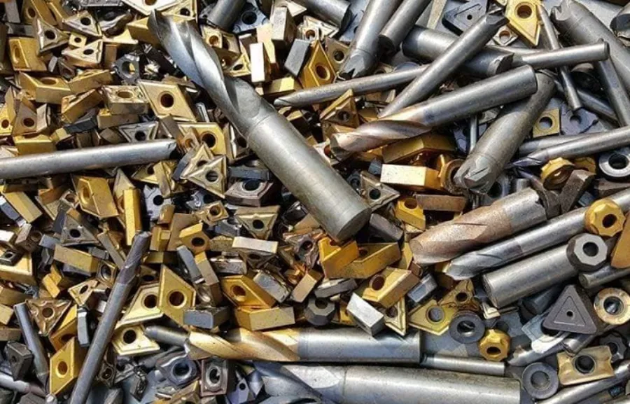 Có nên tận dụng dao tiện CNC cũ không?