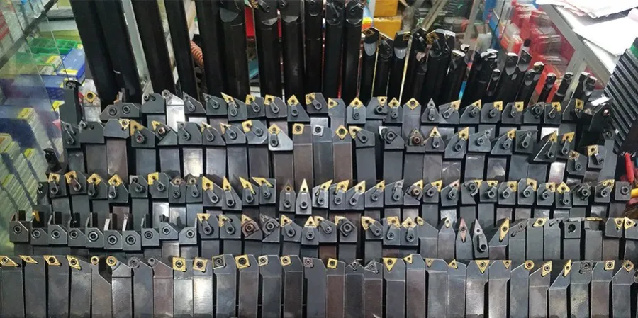 Có nên tận dụng dao tiện CNC cũ không?