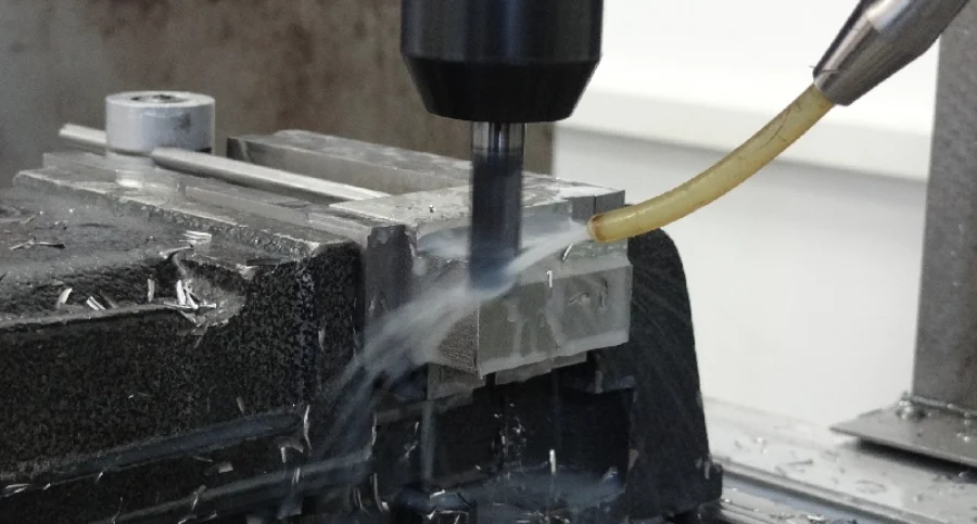 Máy phay cạnh CNC