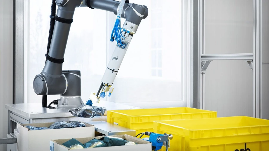 Robot gắp sản phẩm nhựa