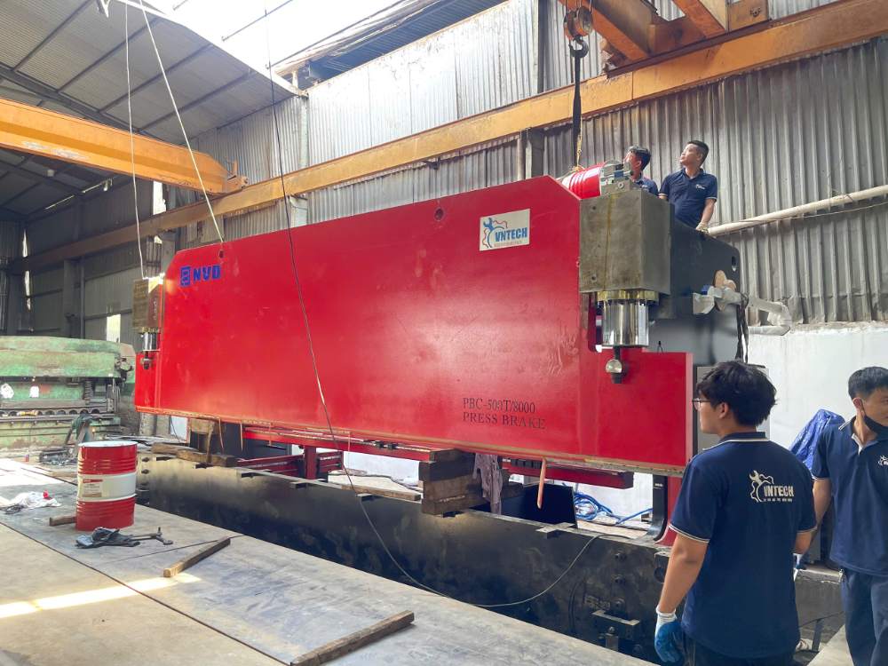 Bàn Giao Máy Chấn CNC 500T/8000 tại Phú Xuyên, Hà Nội