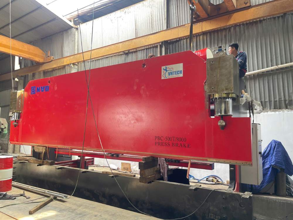 Bàn Giao Máy Chấn CNC 500T/8000 tại Phú Xuyên, Hà Nội
