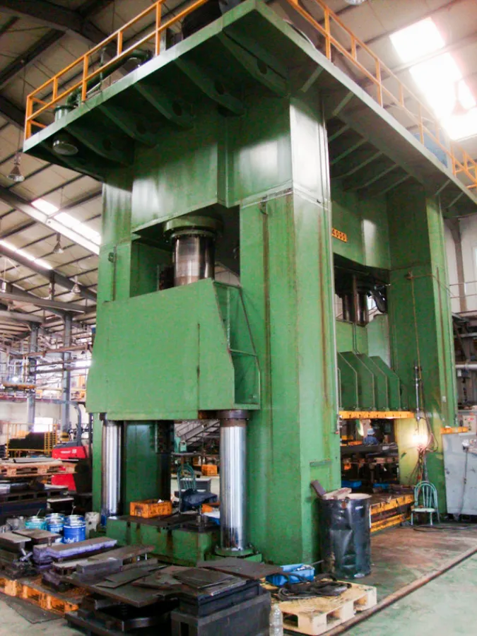 Máy Dập Thủy Lực Hạng Nặng 500/1000/1500/2000 tấn