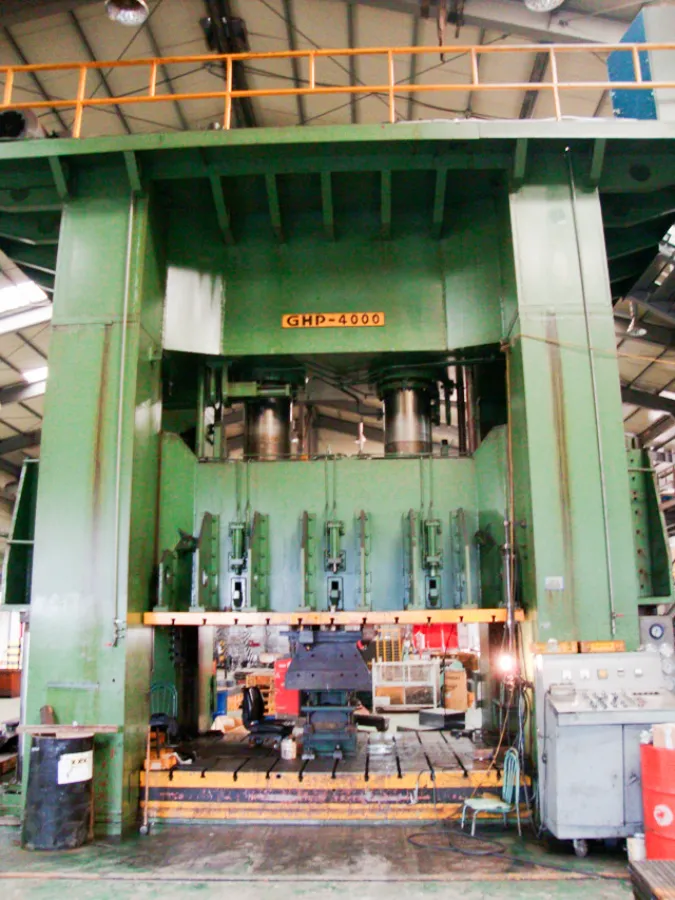 Máy Dập Thủy Lực Hạng Nặng 500/1000/1500/2000 tấn