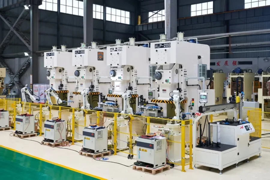 Máy dập tự động liên hoàn