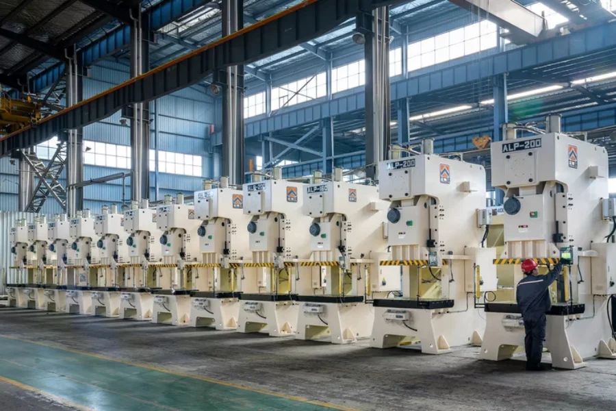 Máy dập tự động liên hoàn