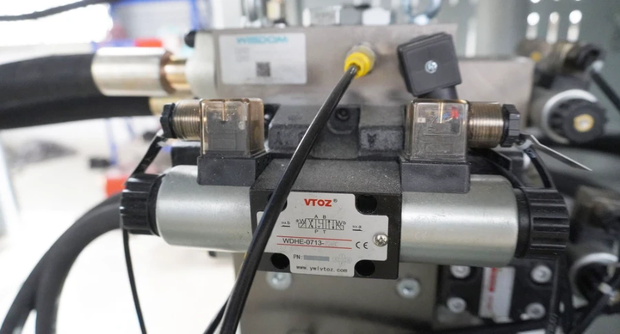 Máy Ép Thủy Lực 300 Tấn Y32 - 315T