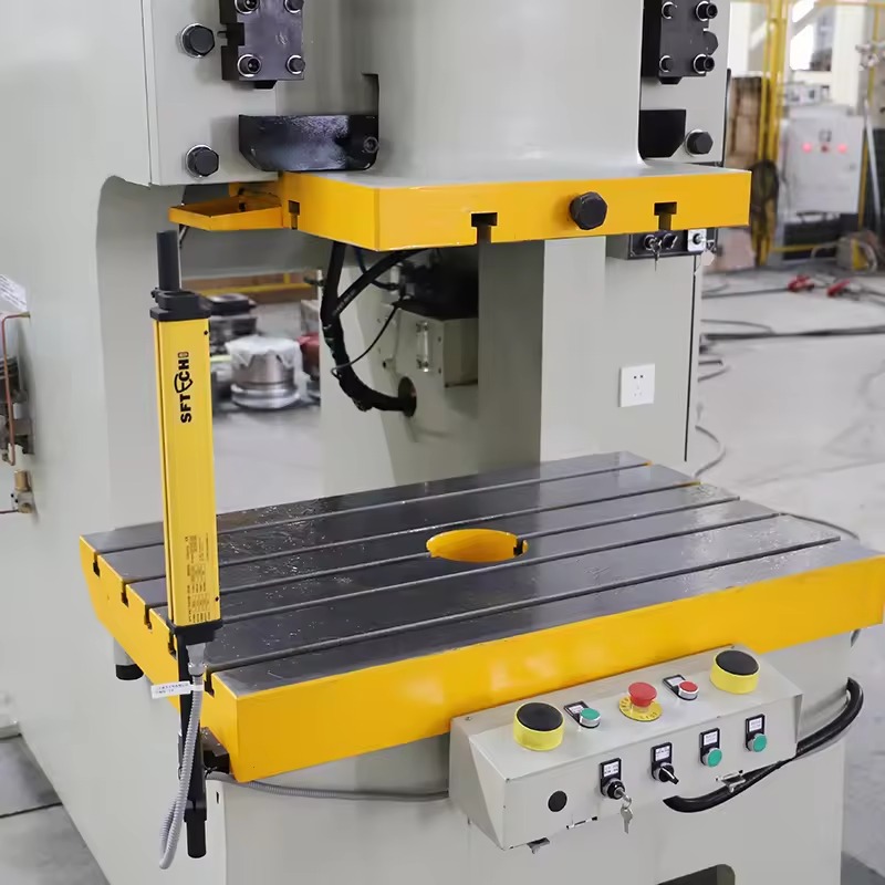 Bàn ép thủy lực - Nền tảng của độ chính xác