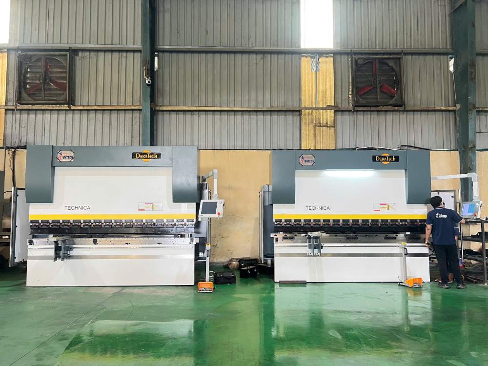 Bàn giao máy chấn tại Vĩnh Phúc - Máy chấn Deratech 170T/3200