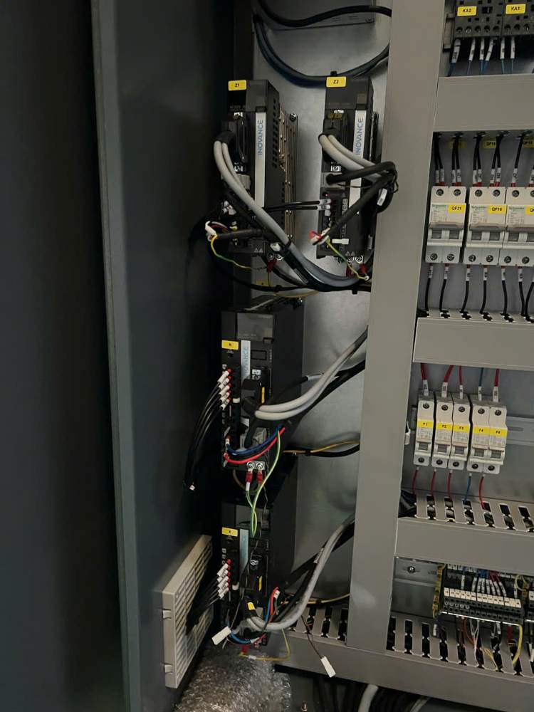 Bàn giao máy chấn tại Vĩnh Phúc - Máy chấn Deratech 170T/3200