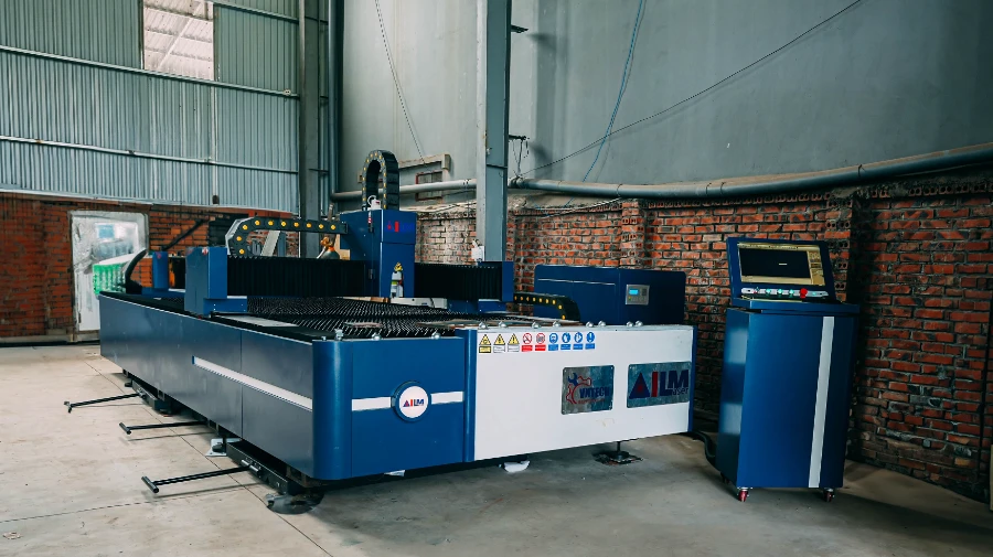 Máy Cắt Laser Fiber CNC 3015S - Máy Cắt CNC Laser Kim Loại