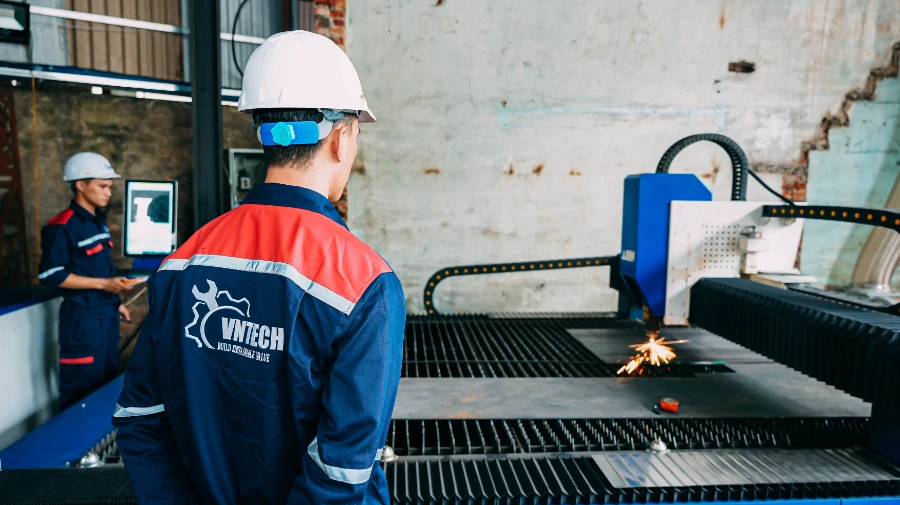 Máy Cắt Laser Fiber CNC 3015S - Máy Cắt CNC Laser Kim Loại