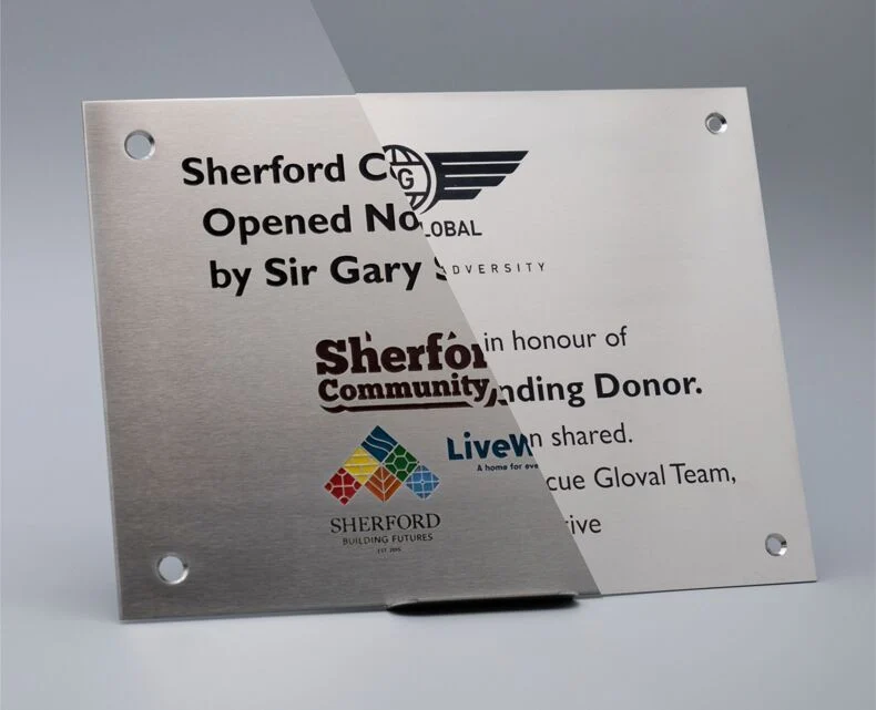 Máy Khắc Laser màu Trên Inox