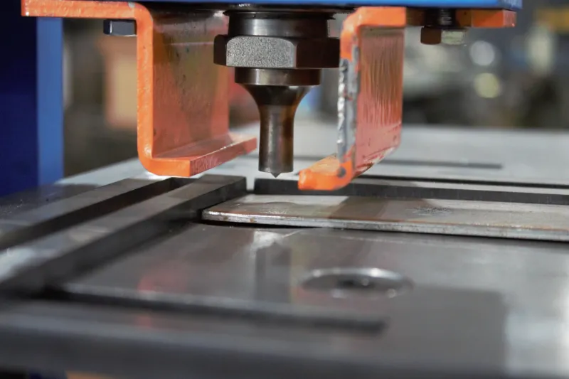 Đầu đột lỗ thủy lực