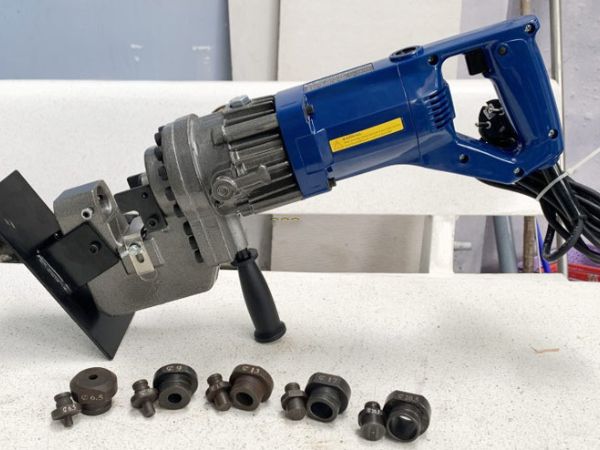 Hỏi đáp: Có nên mua máy đột lỗ cầm tay cũ không?