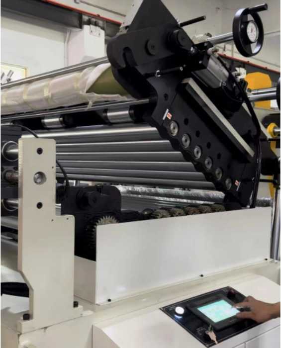 Máy nắn phẳng tôn cuộn cho máy dập