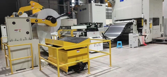 Máy nắn phẳng tôn cuộn cho máy dập