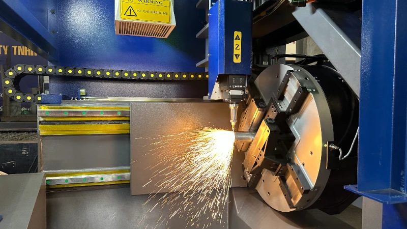 Bàn giao máy cắt ống laser tại Gia Lâm (Công ty HC)