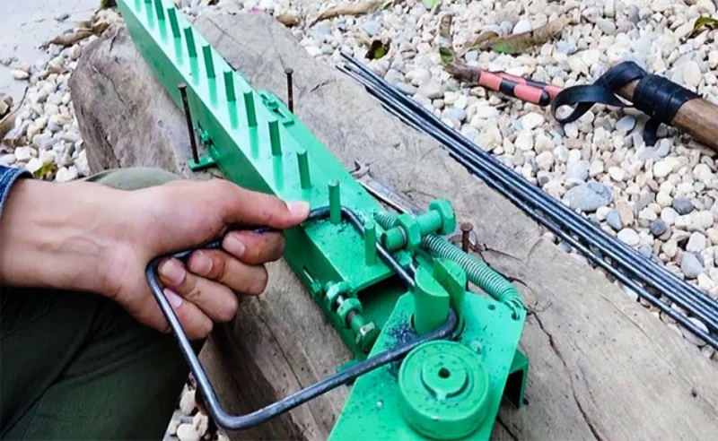 Máy bẻ đai là gì? Cấu tạo, ưu điểm & ứng dụng của máy bẻ đai sắt