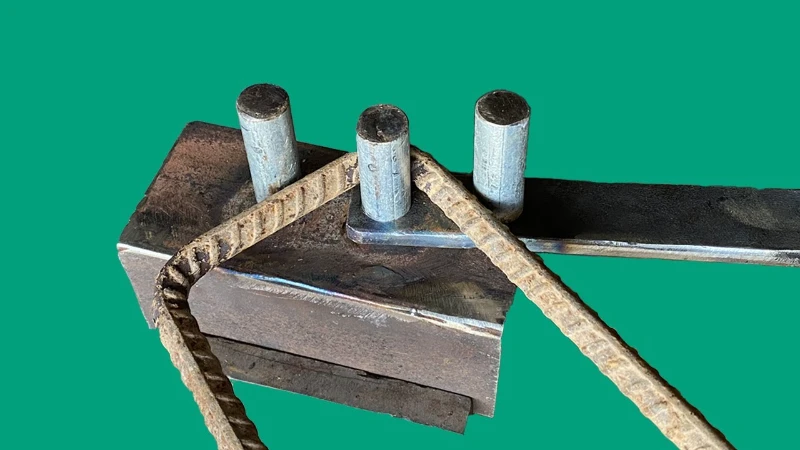 Máy bẻ đai là gì? Cấu tạo, ưu điểm & ứng dụng của máy bẻ đai sắt