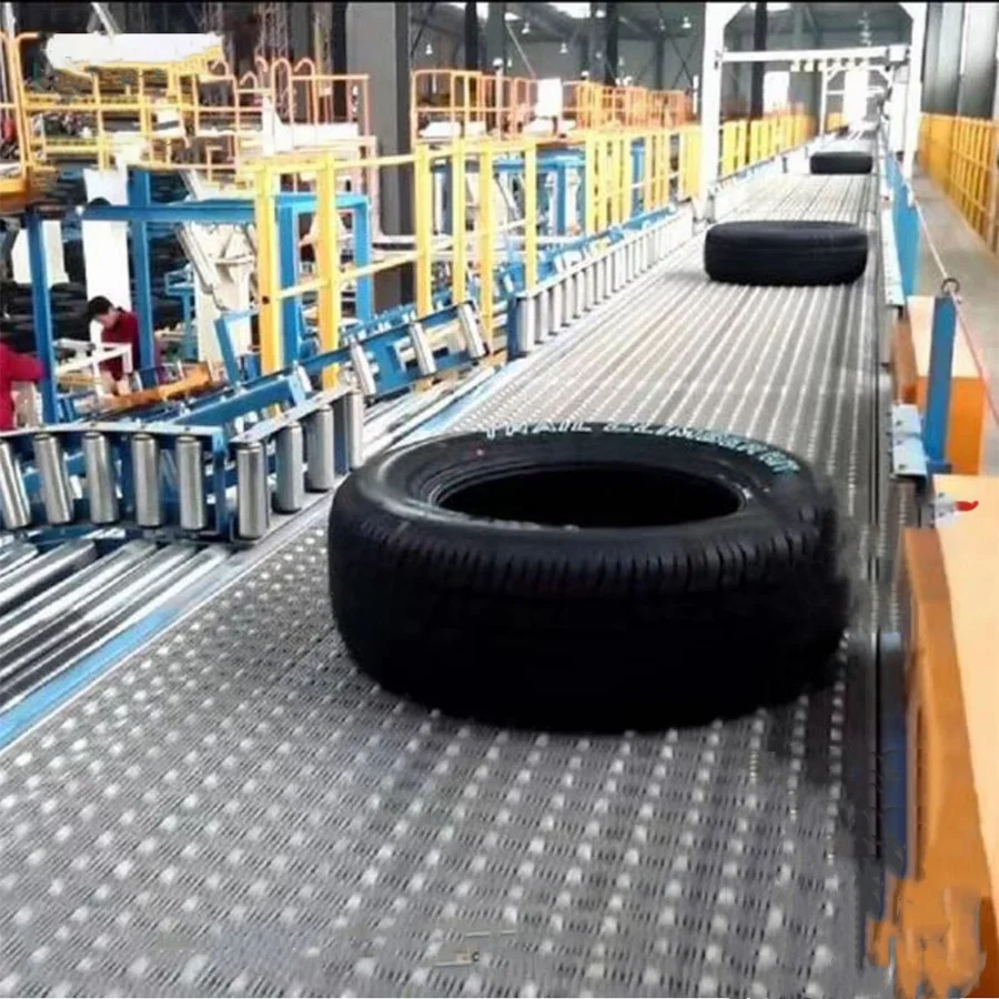 Băng tải xích tấm tích hợp bi xoay phụ trợ trạm robot