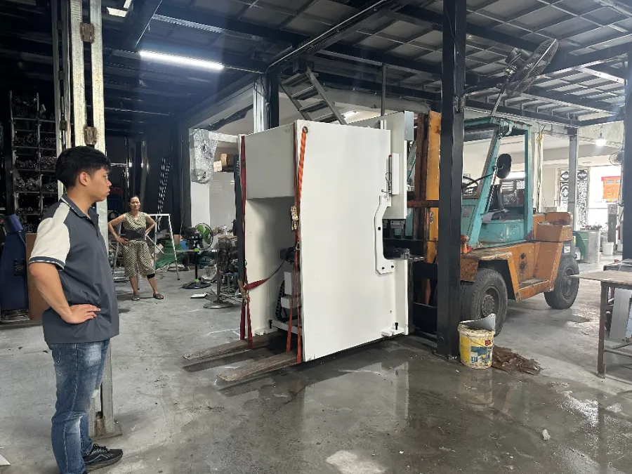 Bàn Giao Máy Chấn DeraTech UBB-35/1250D tại Mê Linh