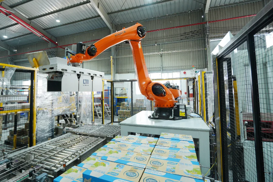 Robot Xếp Hàng Lên Pallet Tự Động cho xưởng vừa