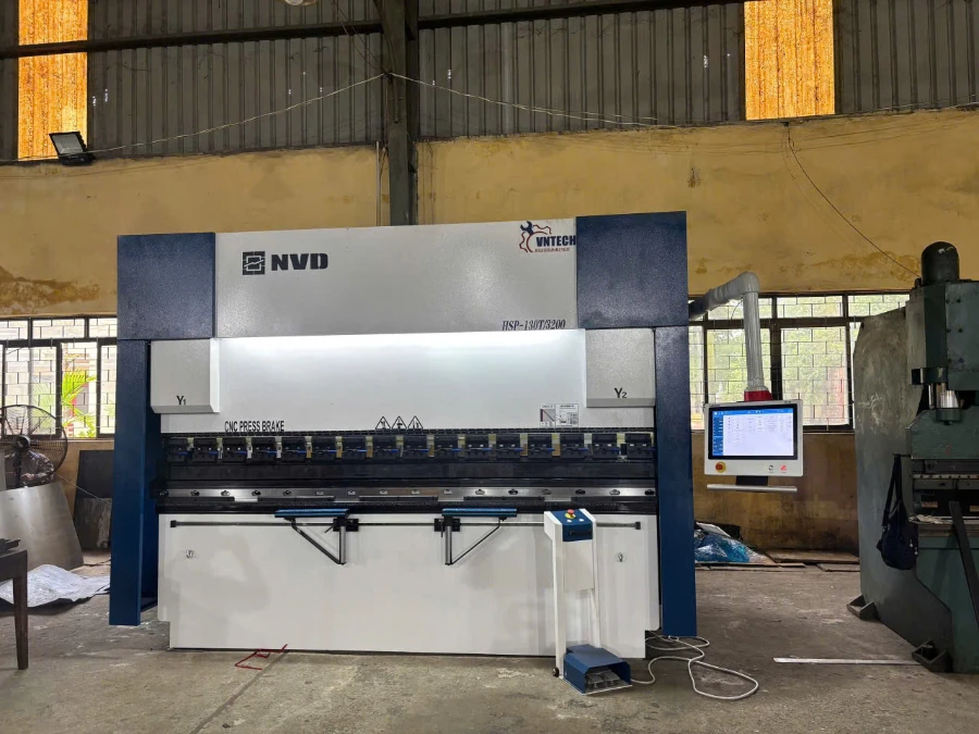 Bàn Giao Máy Chấn 130T/3200 Cho Công Ty Cổ Phần 22 (Thường Tín - Hà Nội)