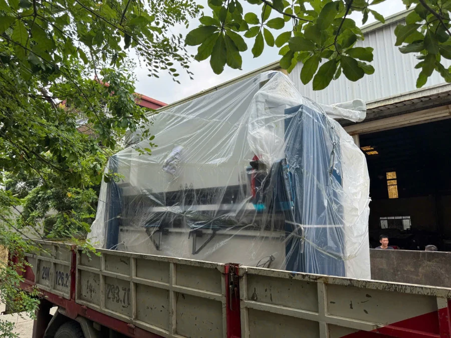 Bàn Giao Máy Chấn 130T/3200 Cho Công Ty Cổ Phần 22 (Thường Tín - Hà Nội)