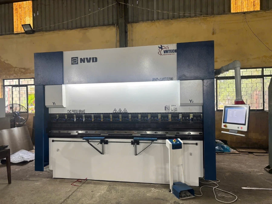 Bàn Giao Máy Chấn 130T/3200 Cho Công Ty Cổ Phần 22 (Thường Tín - Hà Nội)