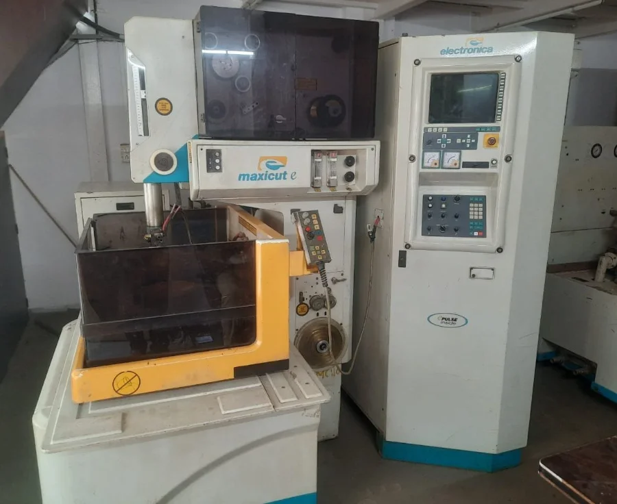 Giá Máy Cắt Dây CNC Cũ & Kinh Nghiệm Mua Máy Thanh Lý